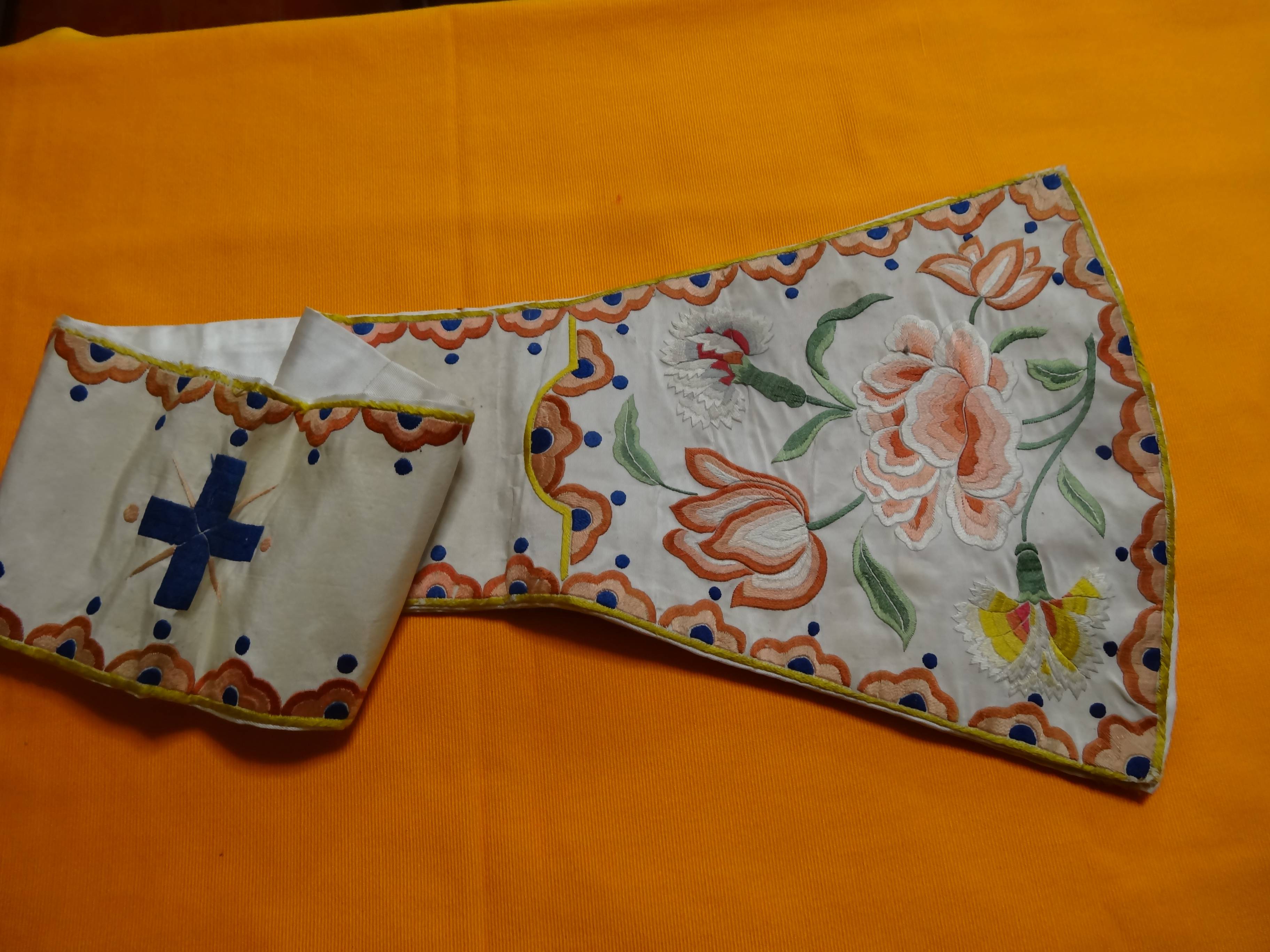 manipule ornée de motifs "à l'indienne", vue générale