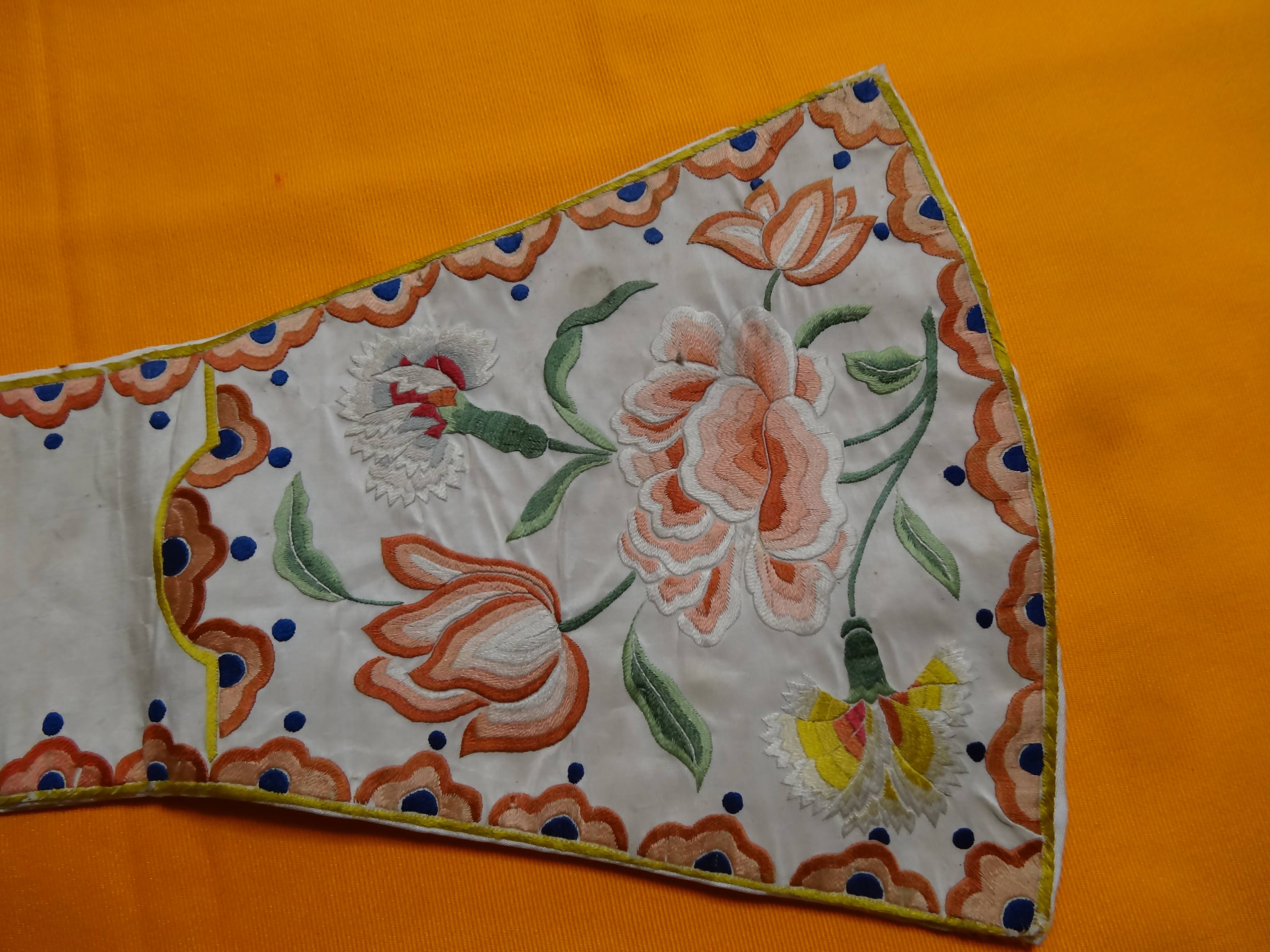 manipule ornée de motifs "à l'indienne", extrémité