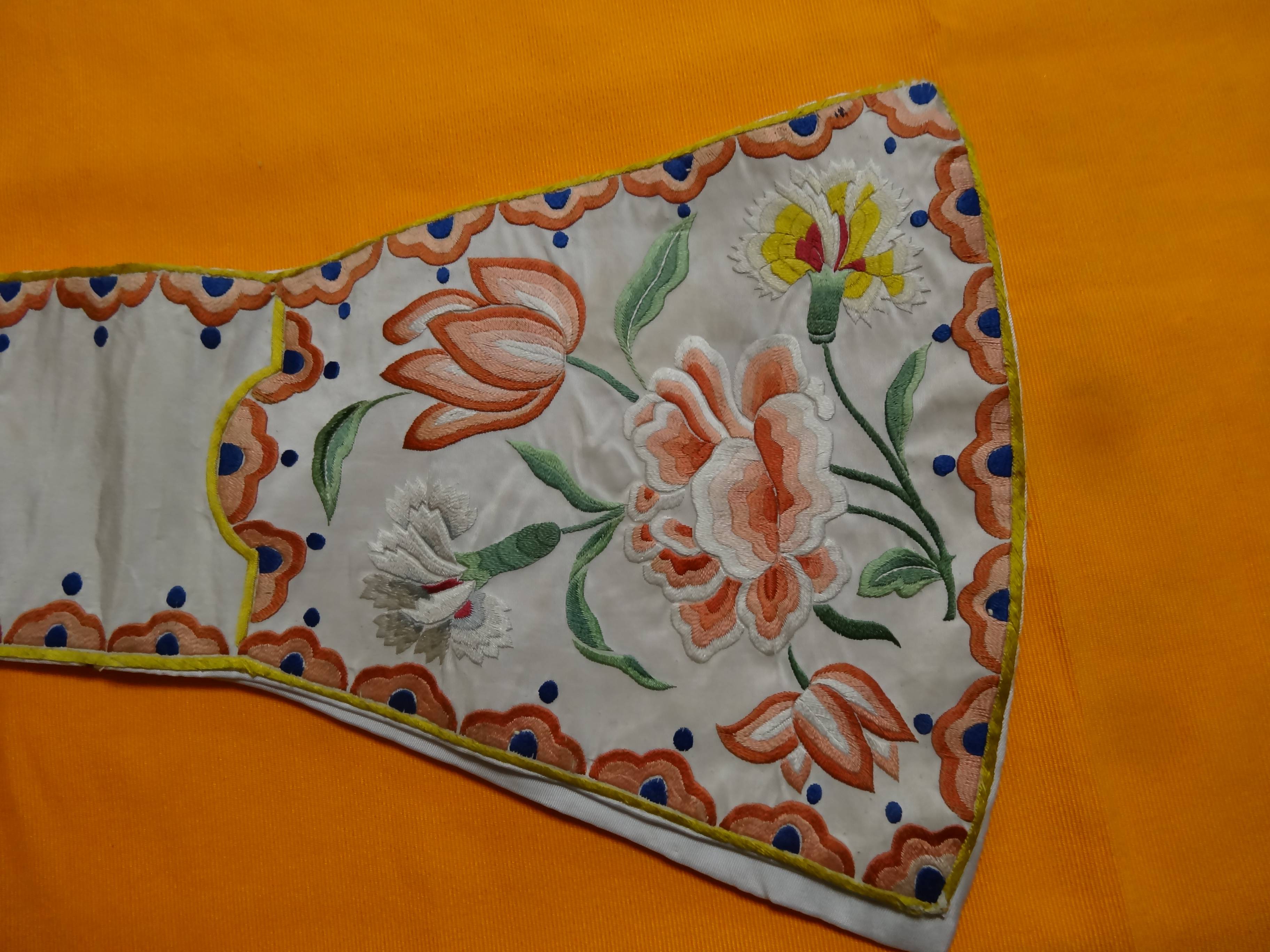 manipule ornée de motifs "à l'indienne", extrémité