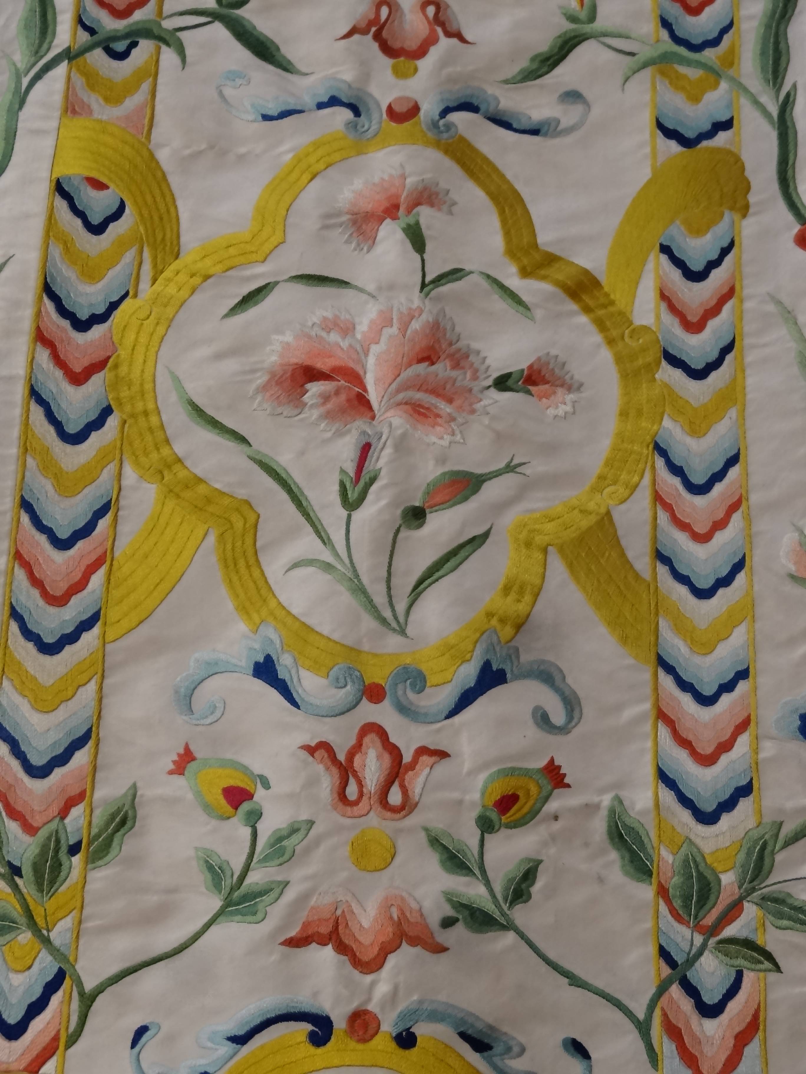 chasuble ornée de motifs "à l'indienne", détail du décor