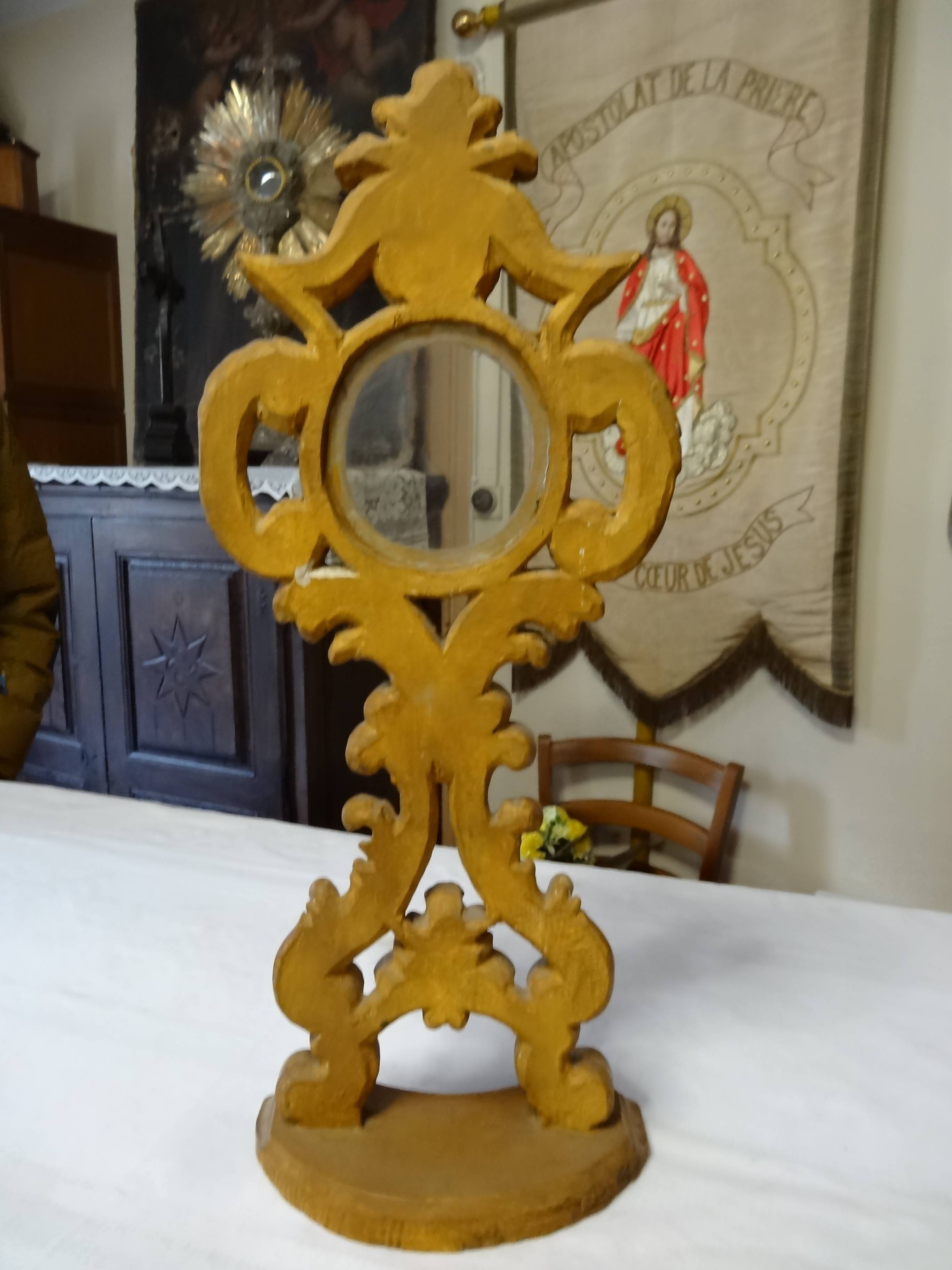 monstrance pour reliques ou images pieuses - © Ministère de la Culture (France), Direction Régionale des Affaires Culturelles de Provence-Alpes-Côte d'Azur – Tous droits réservés