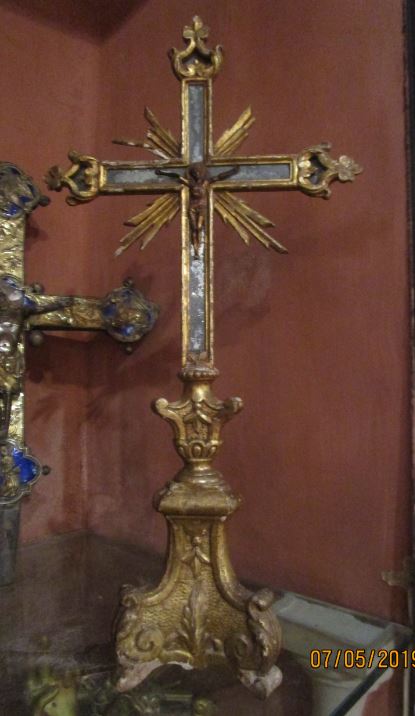 croix d’autel avec Christ - © Ministère de la Culture (France), Direction Régionale des Affaires Culturelles de Provence-Alpes-Côte d'Azur – Tous droits réservés