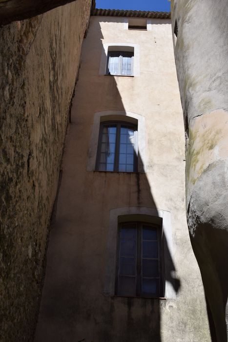 façade sur la ruelle