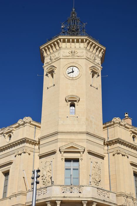 tour d’angle