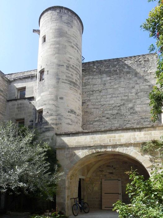 façade sur cour du logis du 15e siècle