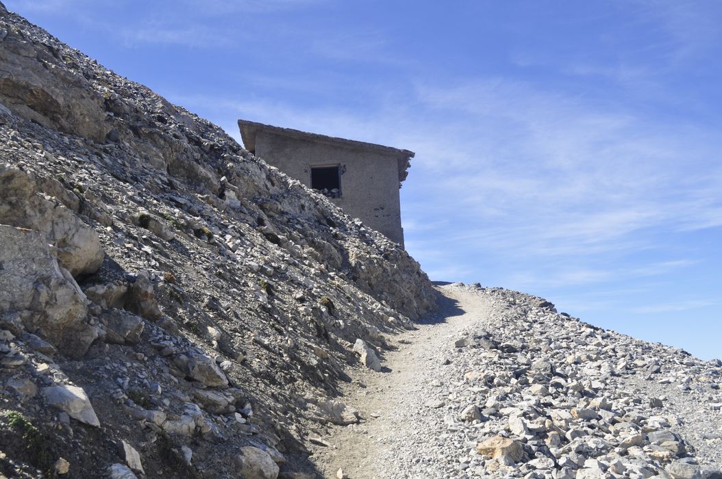 vue partielle du site (poste de garde)