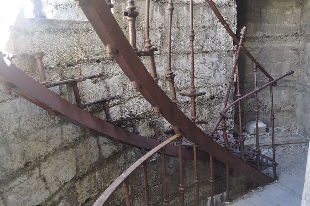 fort, détail de l’escalier d’une tour