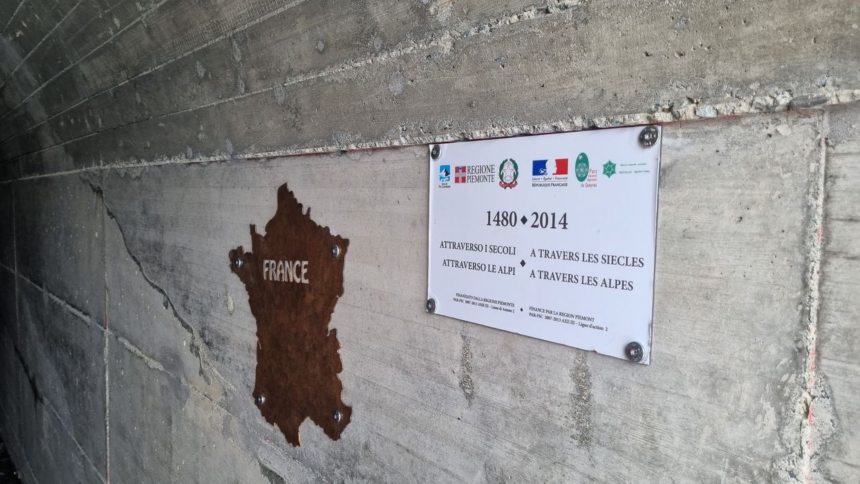 entrée française du tunnel
