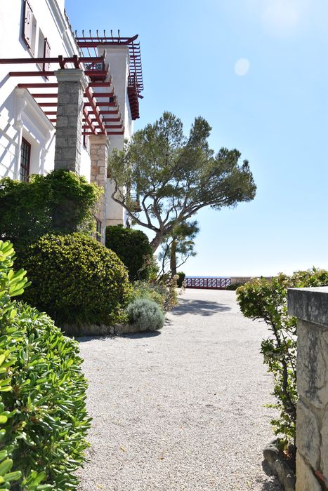 jardin, terrasse sud, vue partielle