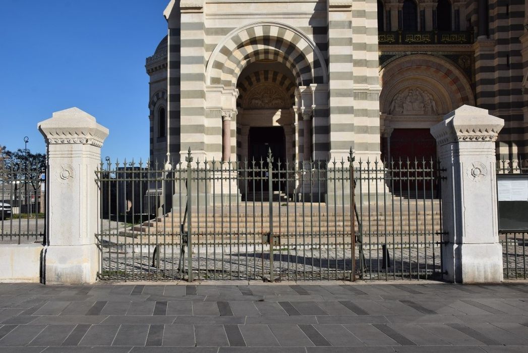 un des portails d’entrée sud