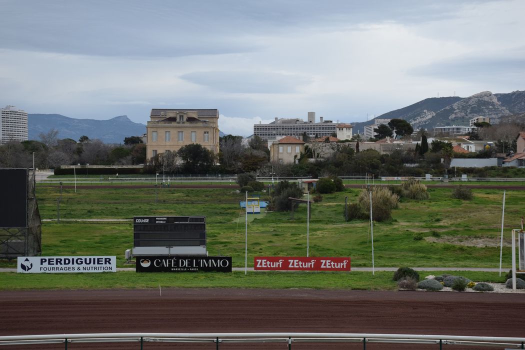 vue partielle de l’hippodrome