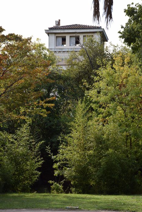 parc, pavillon de l’Île, vue partielle du belvédère