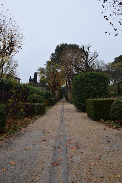 allée d’accès ouest