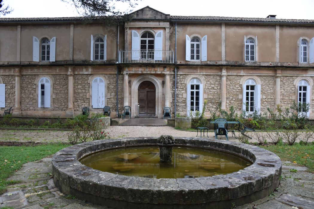 bâtiment asilaire nord, façade sud sur le Grand parc, vue partielle