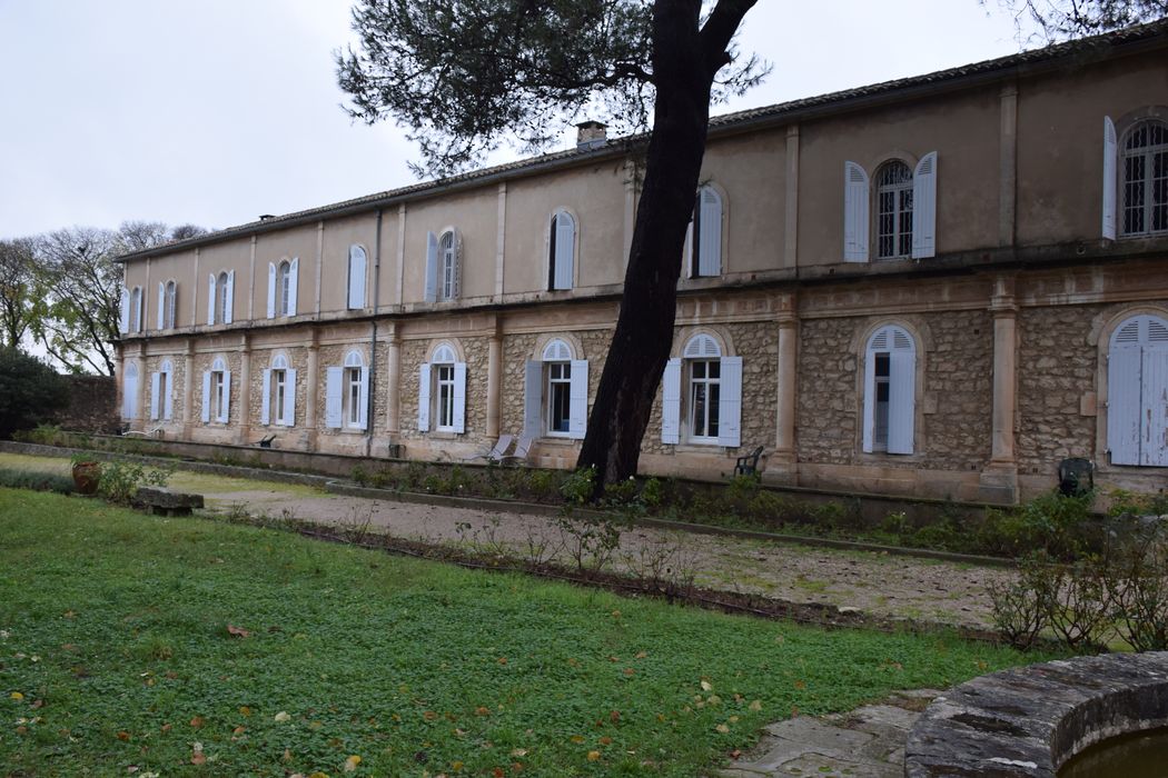 bâtiment asilaire nord, façade sud sur le Grand parc, vue partielle