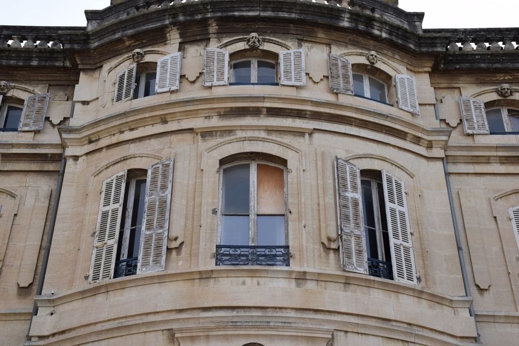 façade sud, vue partielle