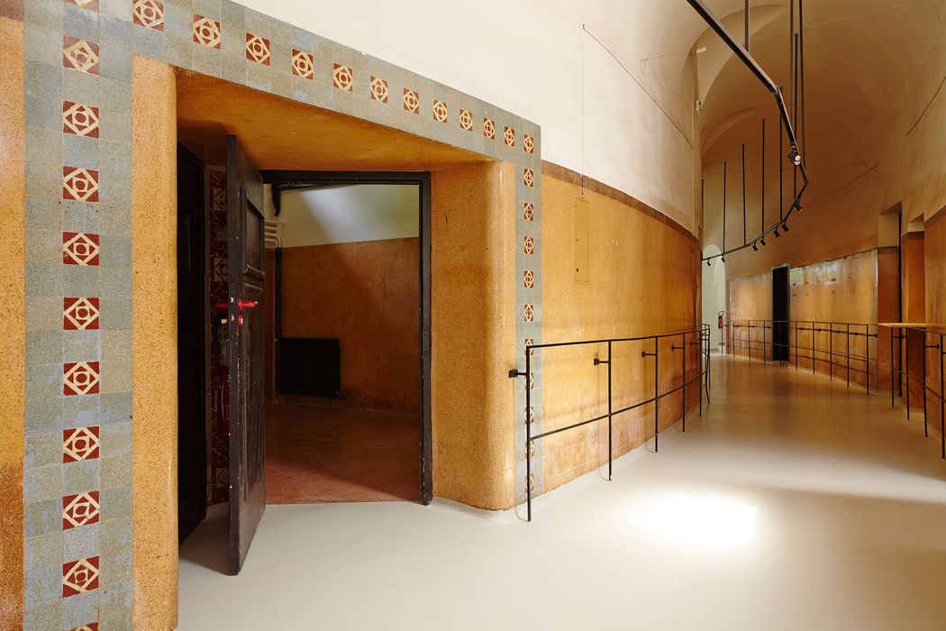 bâtiment des anciens bains généraux, vue partielle des décors