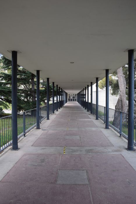 galerie de liaison entre les deux écoles