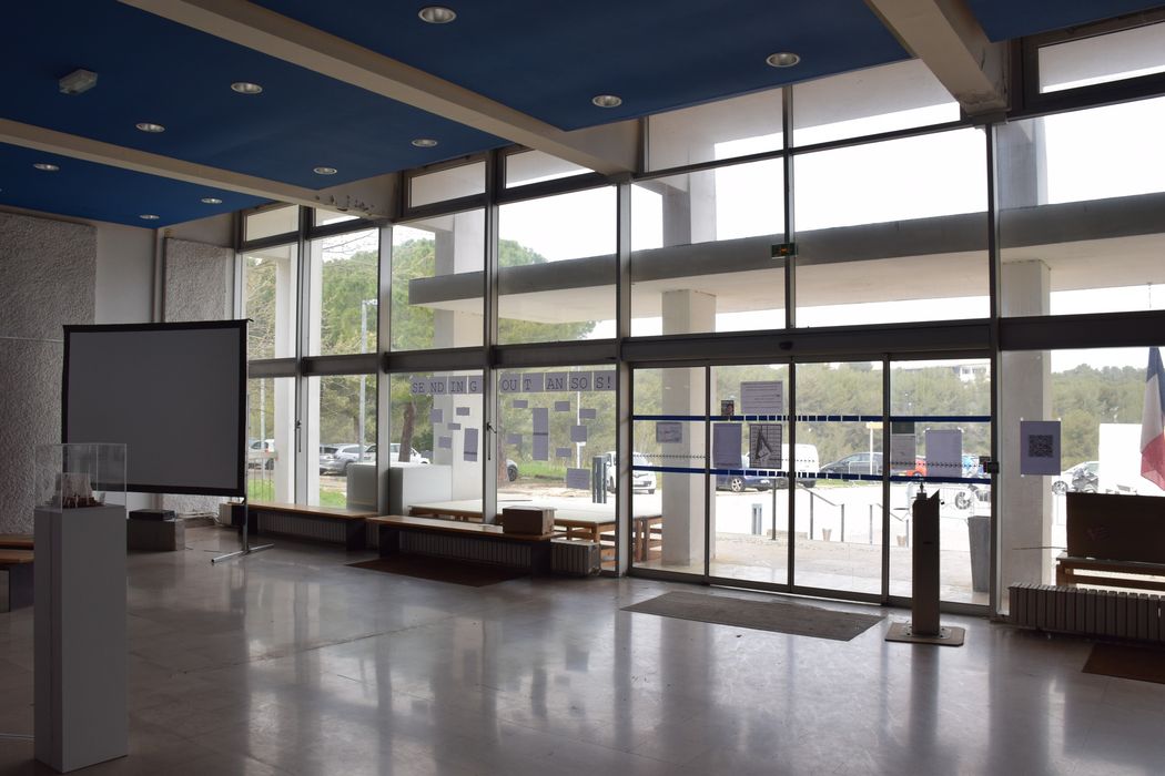 vestibule d’un bâtiment non identifié