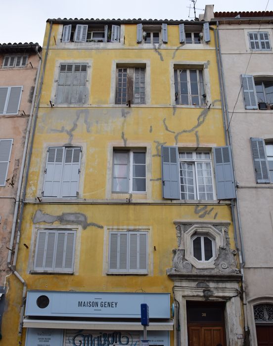 façade sur rue