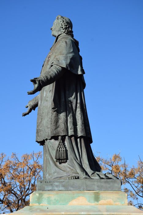 vue générale de la statue, profil gauche