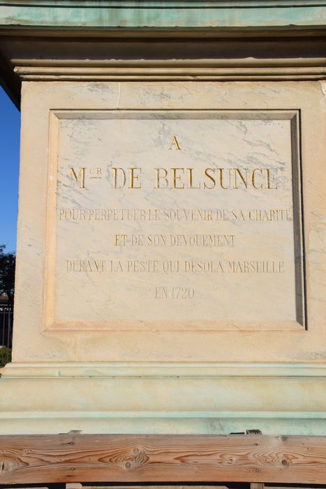 détail de la plaque commémorative