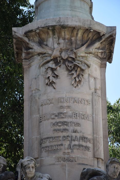 vue générale du monument dans son environnement