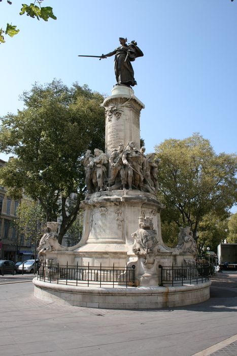vue partielle du monument