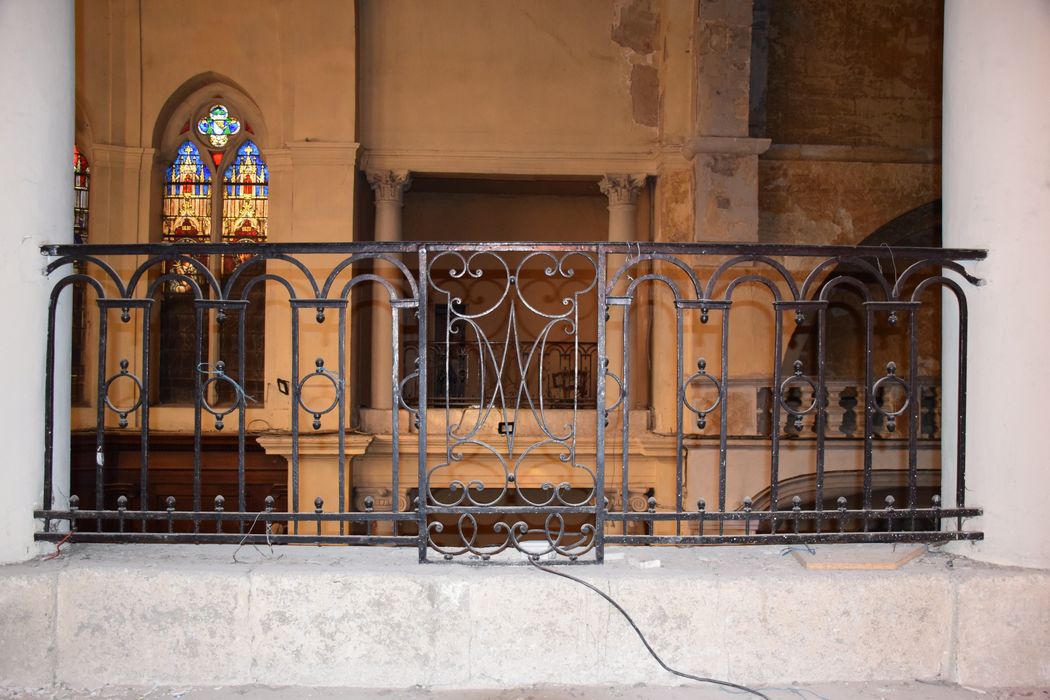 choeur, tribune latérale, détail de la clôture