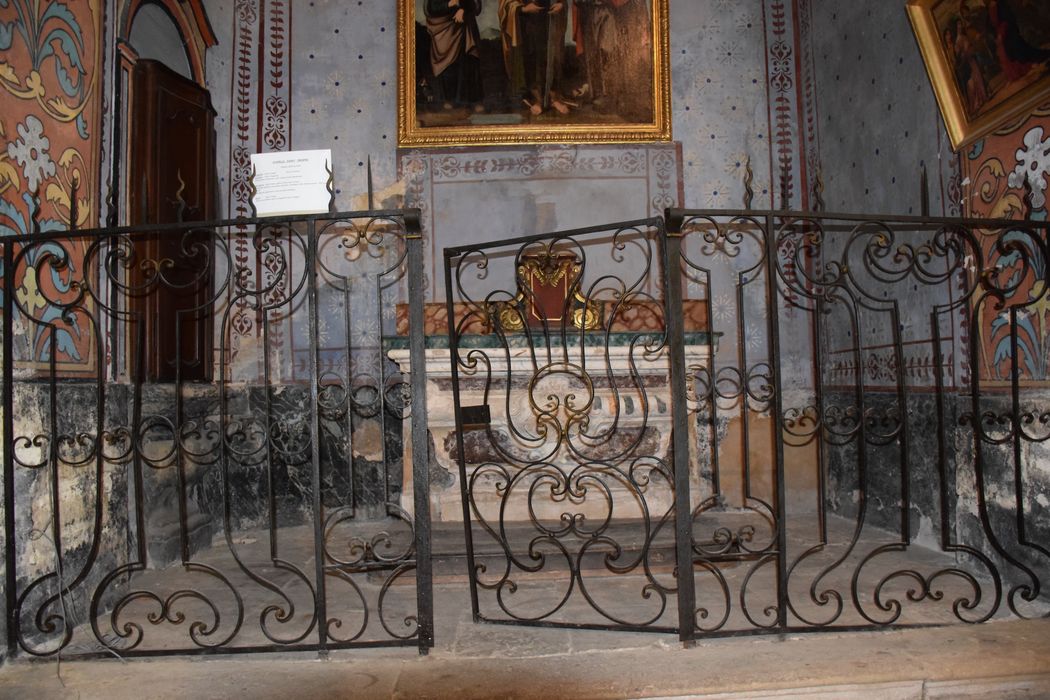 clôture de chapelle