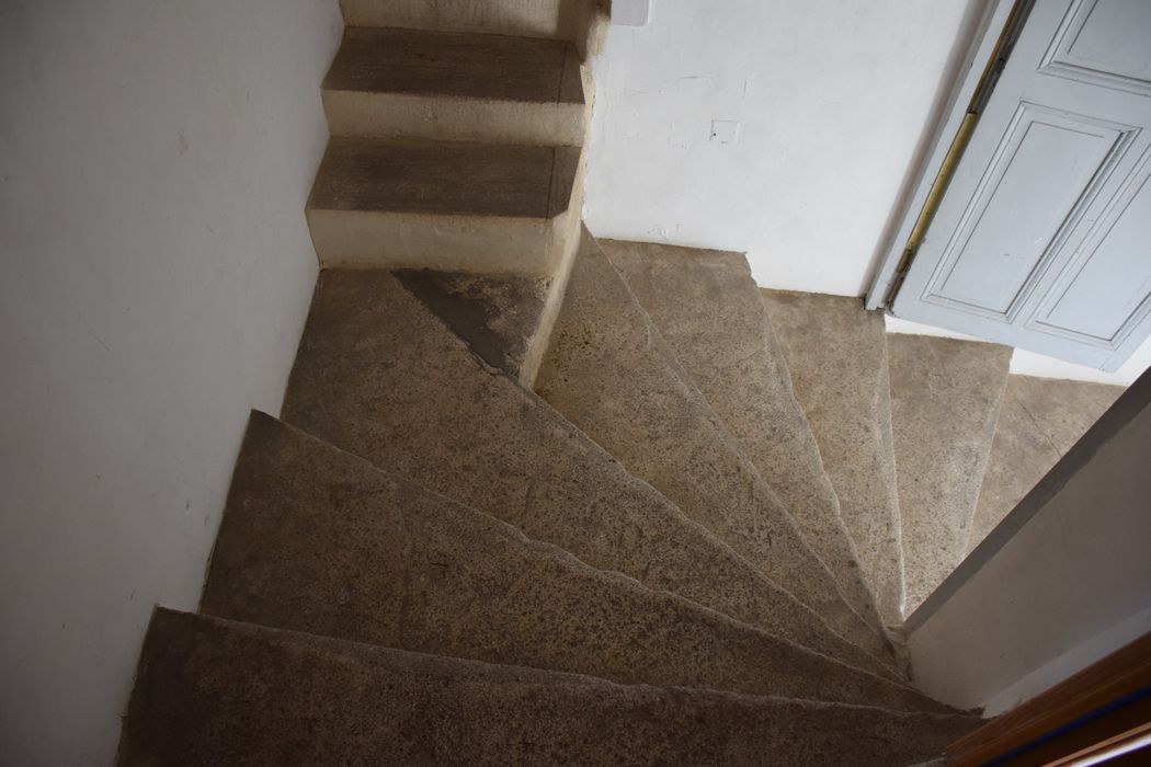 escalier à vis, vue partielle
