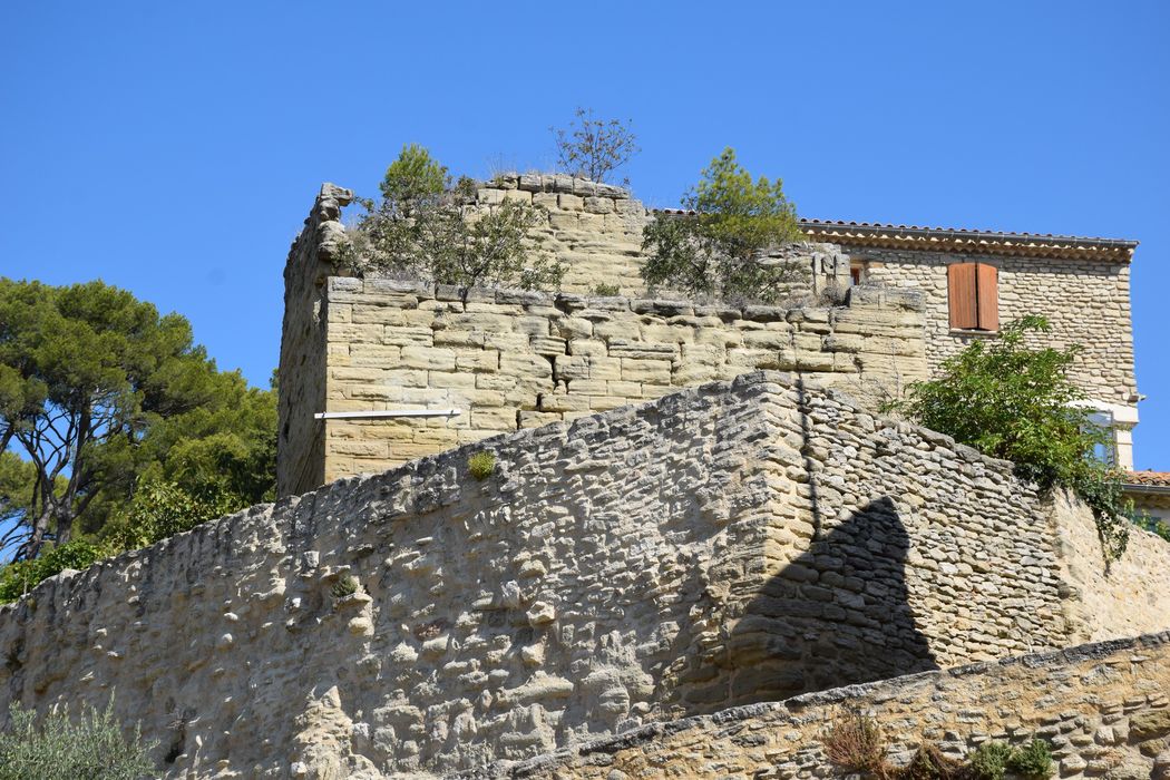 vue partielle des vestiges orientés au Sud