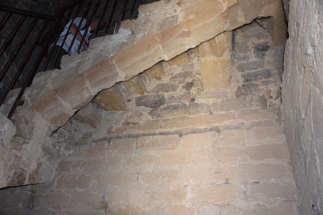 escalier d’accès à la terrasse, vue partielle