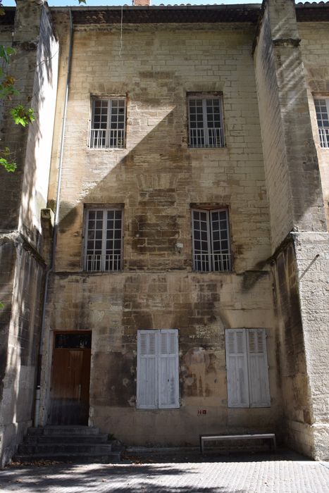 vue partielle des bâtiments