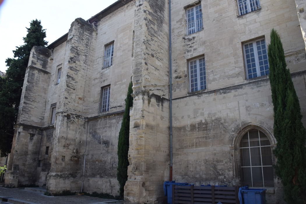 vue partielle des bâtiments