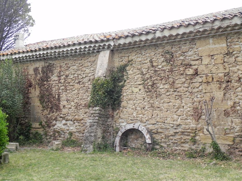 bâtiment non localisé,, façade extérieure
