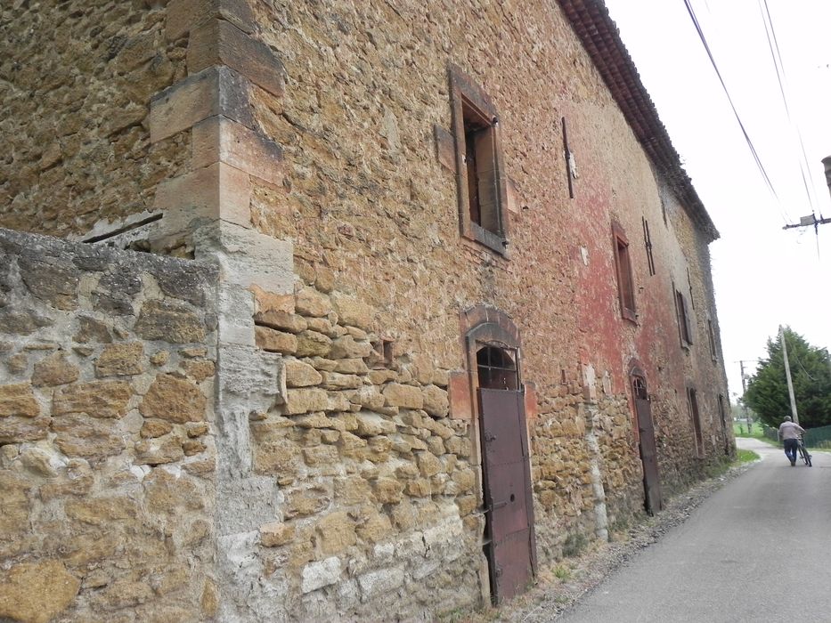 bâtiment des étuves, façade sur rue