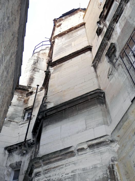 partie supérieure de la tourelle d’escalier depuis la cour intérieure