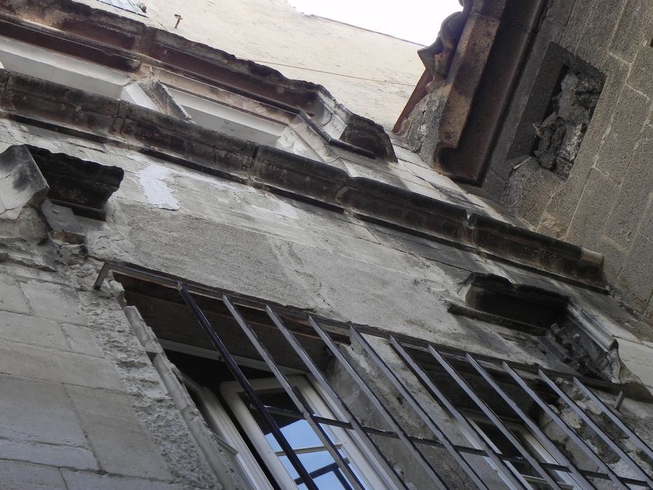 cour intérieure, façade est, vue partielle