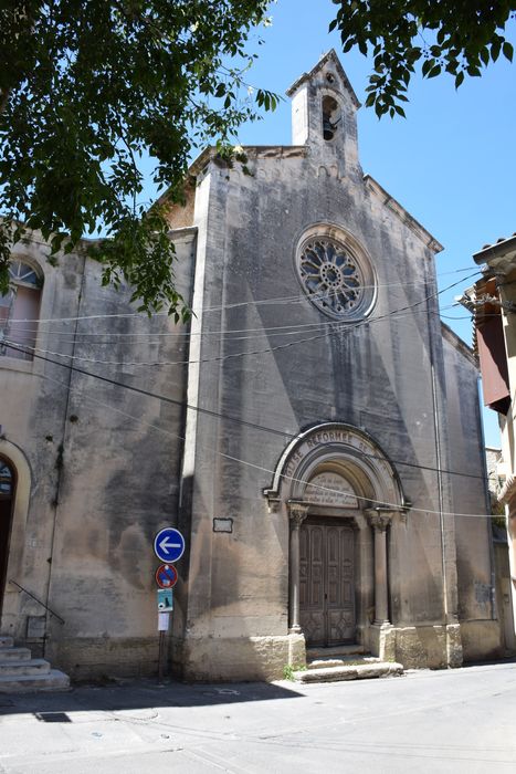 chapelle, façade sur rue