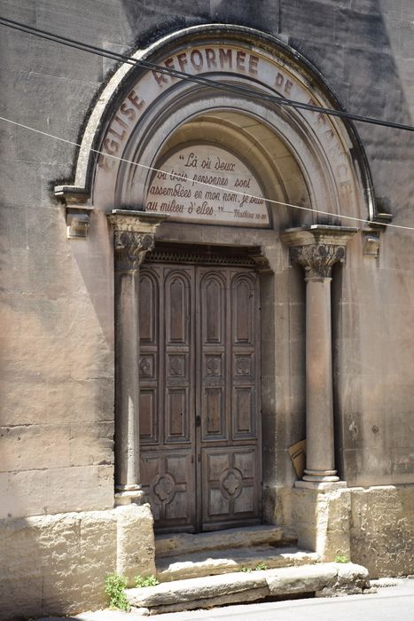 chapelle, façade sur rue, portail d’accès