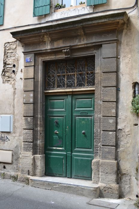 portail d’accès sur rue
