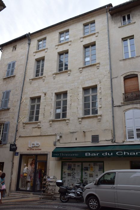 façade sur rue