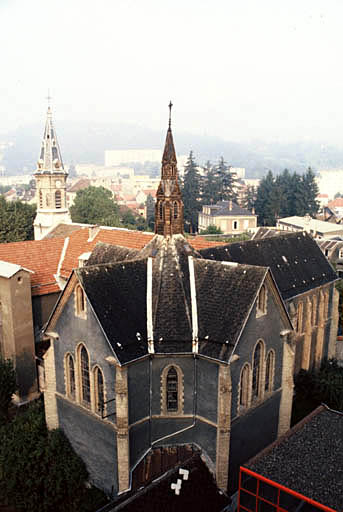 Vue d'ensemble de la chapelle depuis l'immeuble voisin.