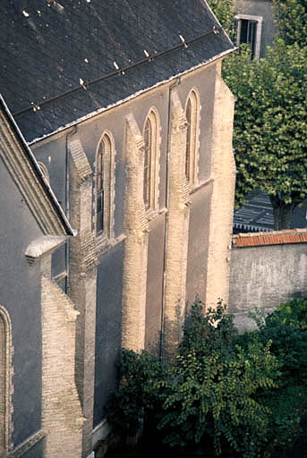 Mur nord-est depuis l'immeuble voisin.