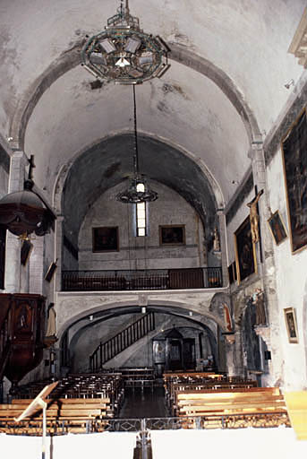 Nef et tribune vues depuis le choeur.