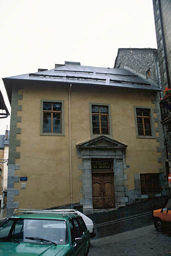 Façade sur la rue de la Grande Gargouille.