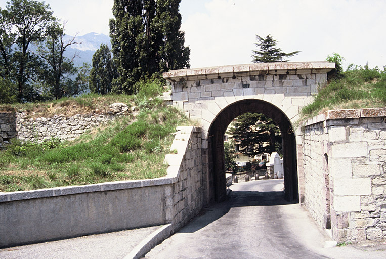 Porte d'Embrun.