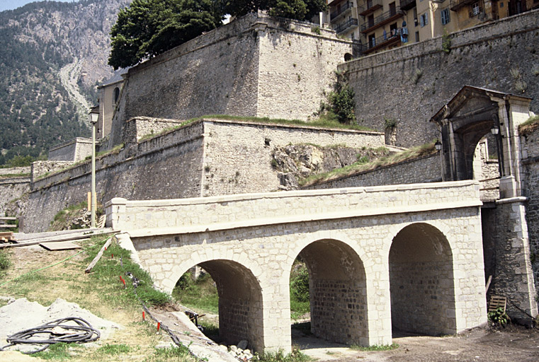 Porte d'Embrun.