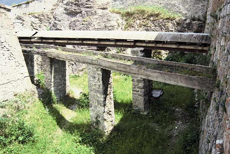 Porte de Pignerol, ouvrages à l'est.